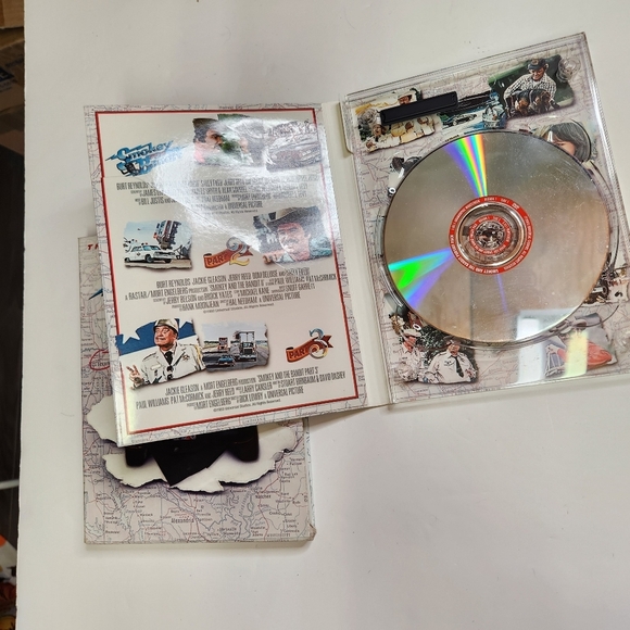 Smokey and the Bandit: Pursuit Pack: The DVD - Picture 4 of 4